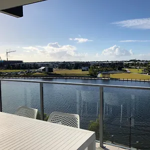 North Shore Oceanside Kawana 4*, Kawana Waters Australia